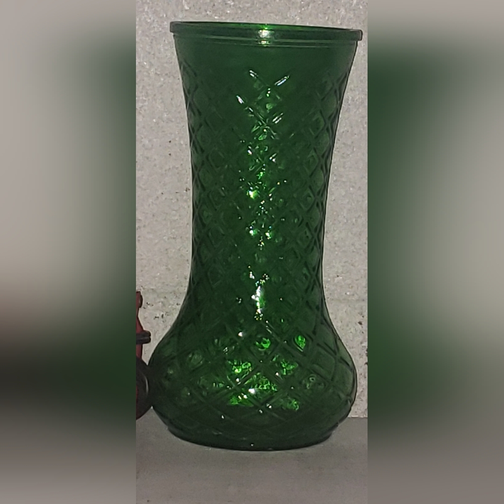 Green vase - Picture 2 of 2